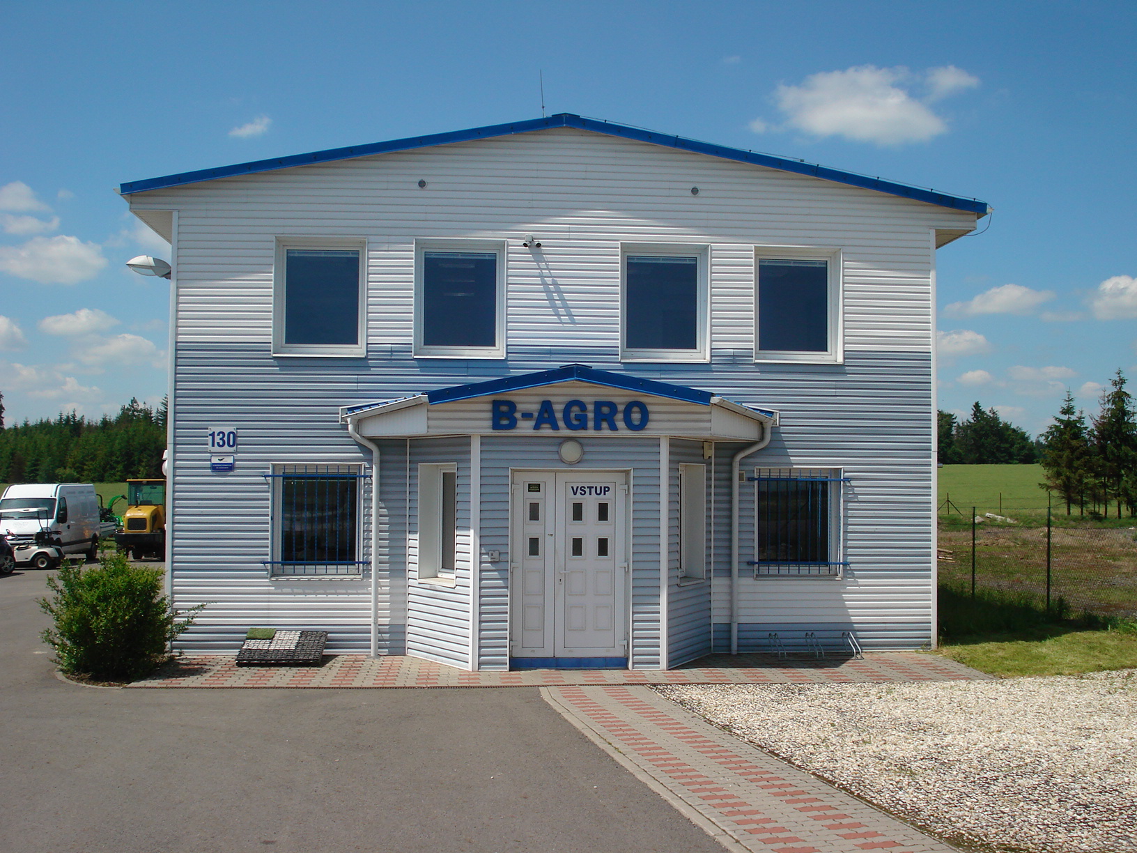 B AGRO čelo budovy